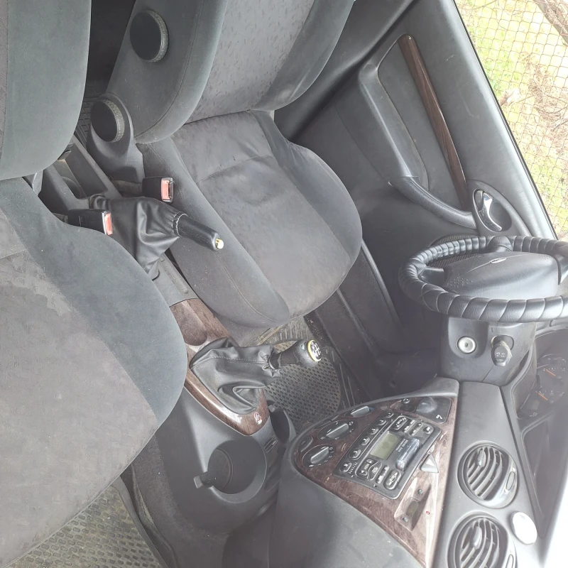 Ford Focus 1.8, снимка 4 - Автомобили и джипове - 53012327