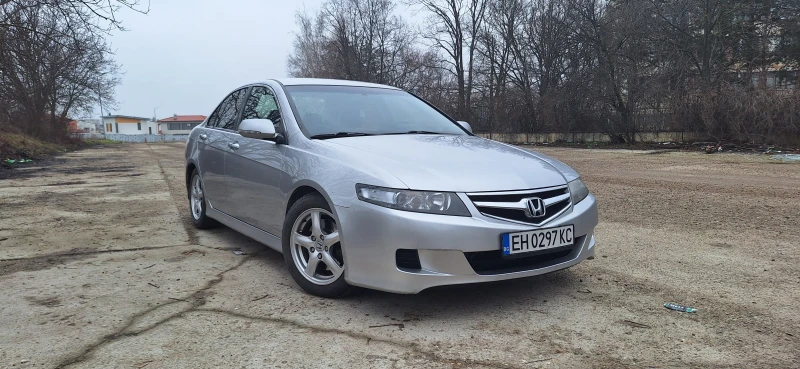 Honda Accord 2.0 Facelift, снимка 2 - Автомобили и джипове - 53427141