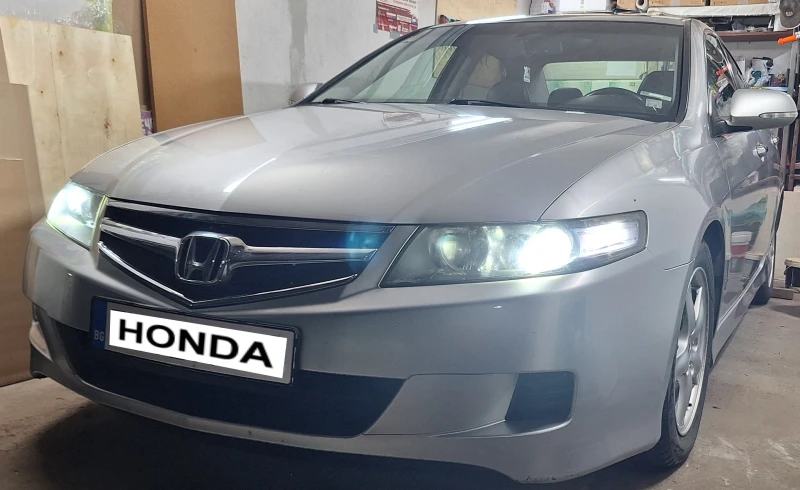 Honda Accord 2.0 Facelift, снимка 11 - Автомобили и джипове - 53427141