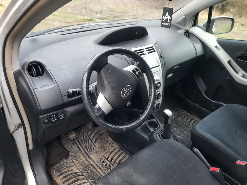 Toyota Yaris Toyota Yaris 1.0 i 16V (68 Hp), снимка 11 - Автомобили и джипове - 53487264