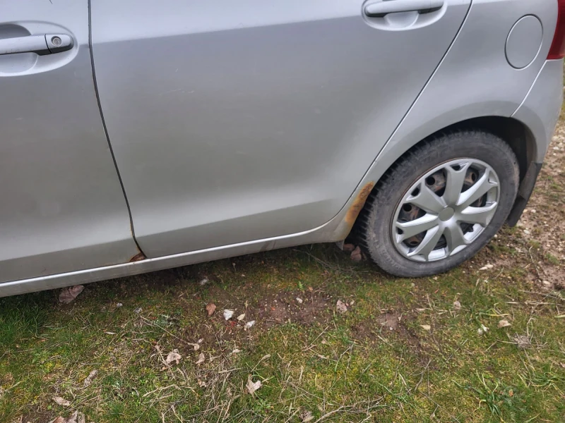 Toyota Yaris Toyota Yaris 1.0 i 16V (68 Hp), снимка 9 - Автомобили и джипове - 53487264