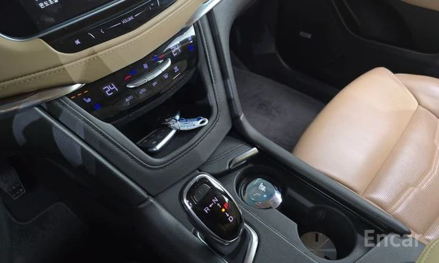 Cadillac XT5 XT5 3.6 Platinum AWD, снимка 6 - Автомобили и джипове - 54152978