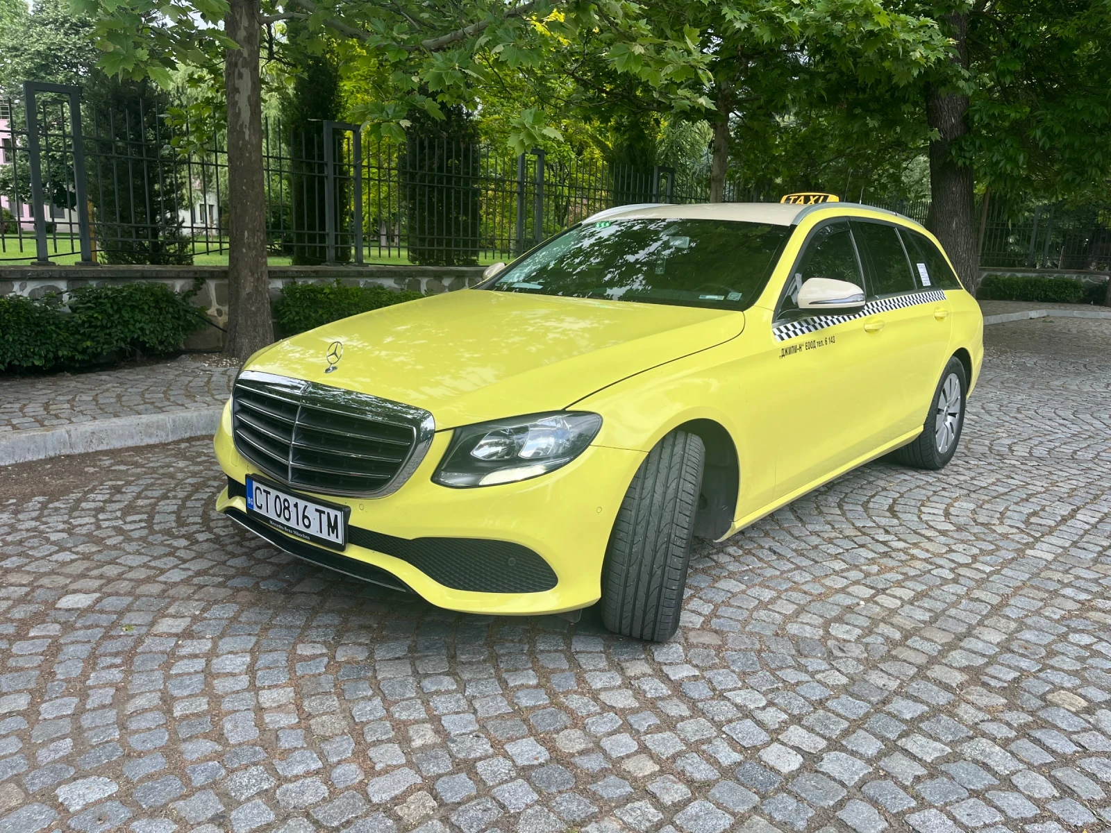 Mercedes-Benz E 200, снимка 1