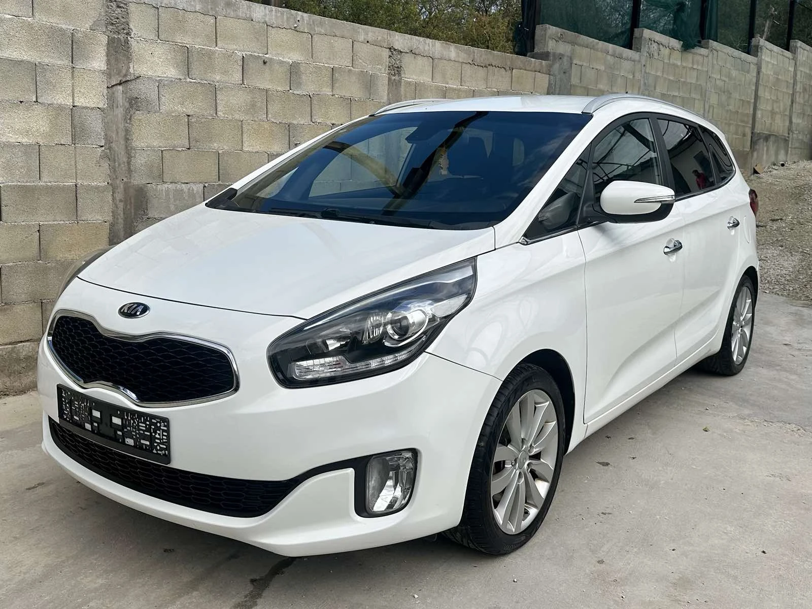Kia Carens 1.7 CRDi, 7-места, Keyless, Задна Камера 6-скорост, снимка 1