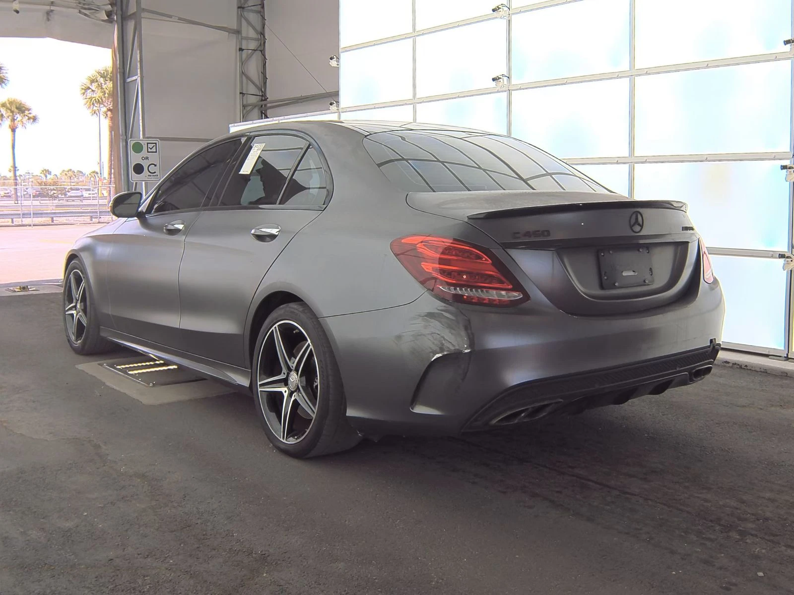 Mercedes-Benz C 450 AMG 4MATIC* ПОДГРЕВ* КАМЕРА* КЕЙЛЕС* LANE* ASSIST - изображение 4