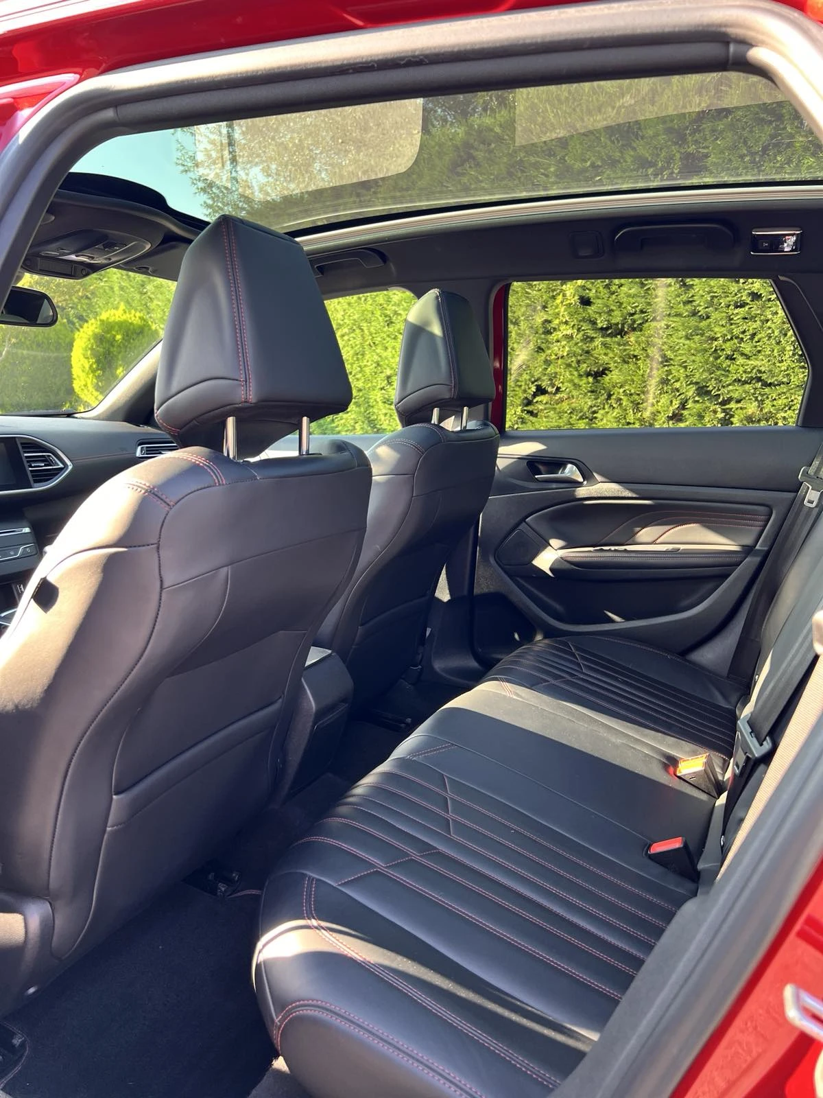 Peugeot 308 1.2 PANO Full-LED CARPLAY - изображение 6