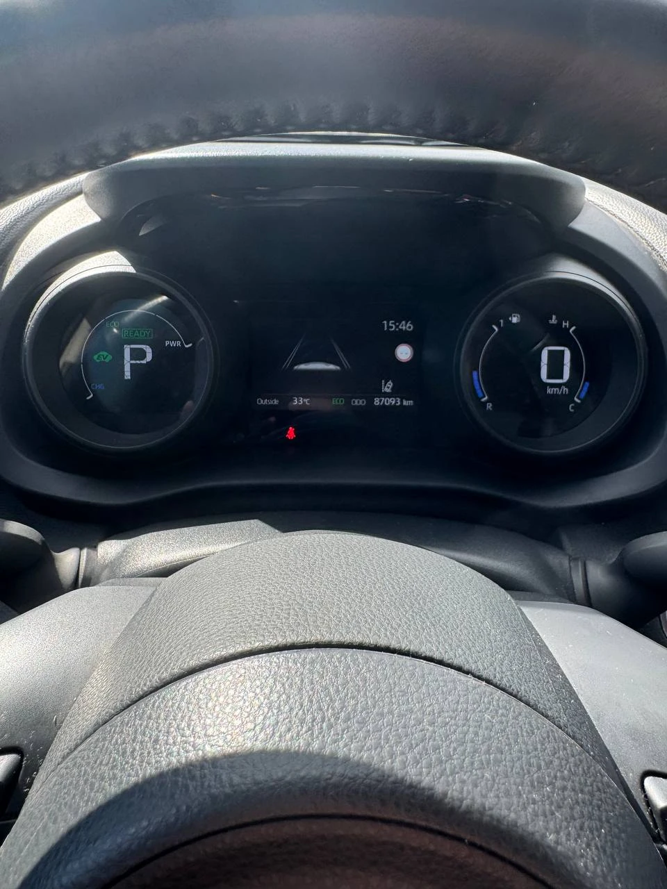 Toyota Yaris HYBRID  - изображение 10