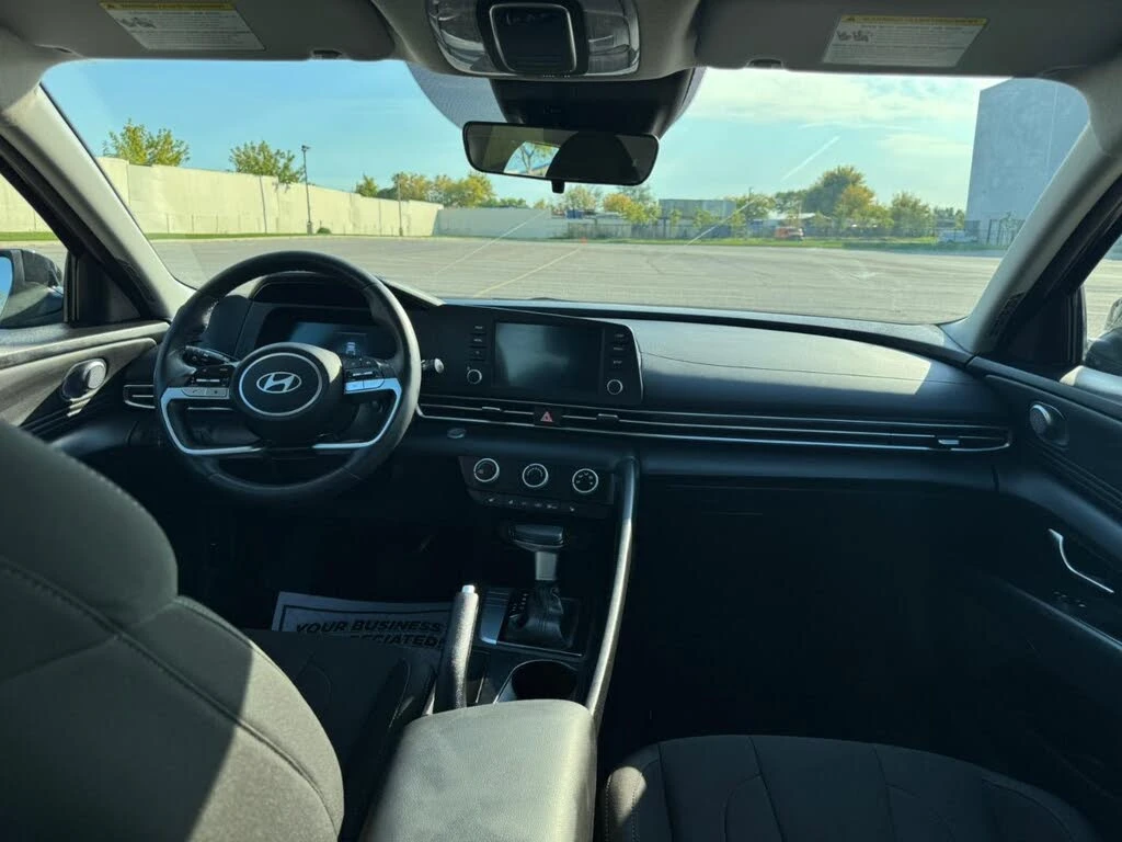 Hyundai Elantra Preferred - изображение 4