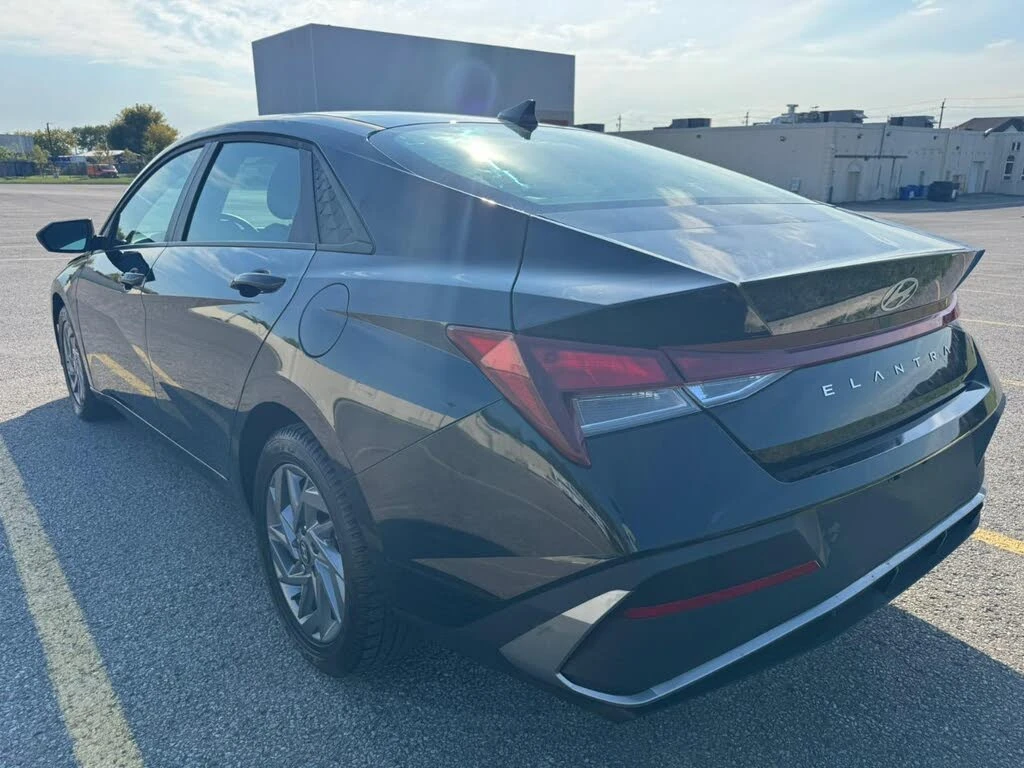 Hyundai Elantra Preferred - изображение 2