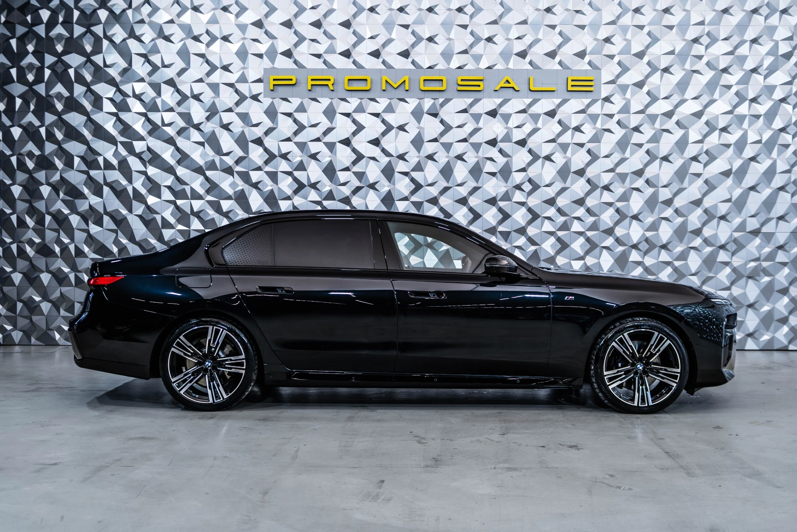 BMW 740 d xDrive M B&W*  | Mobile.bg   6