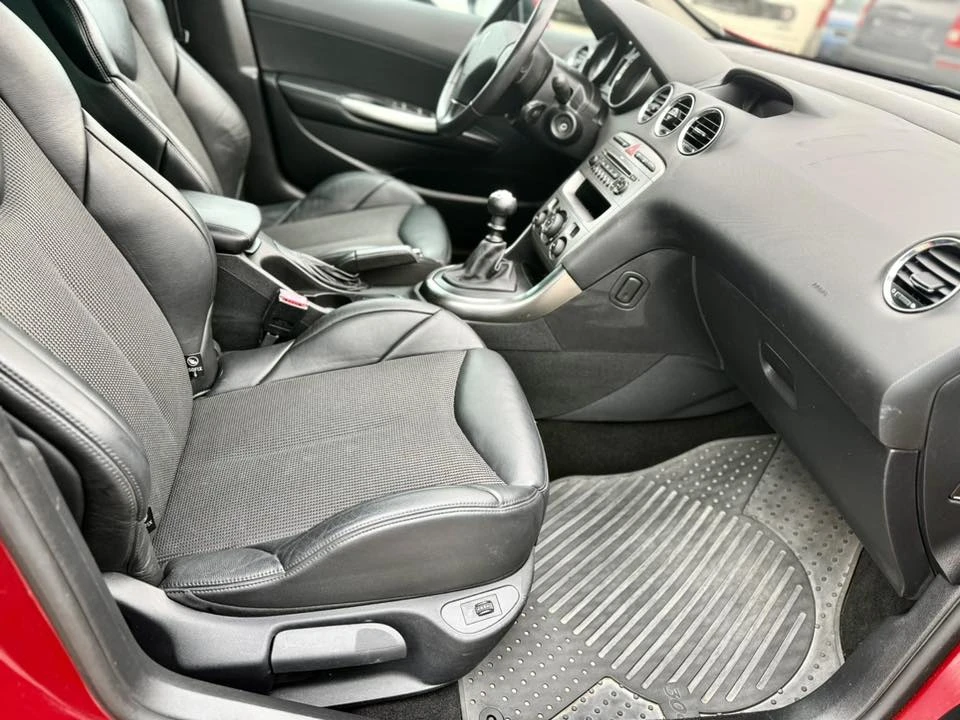 Peugeot 308 1.6 6ск. 110хл.км, снимка 13 - Автомобили и джипове - 54004146