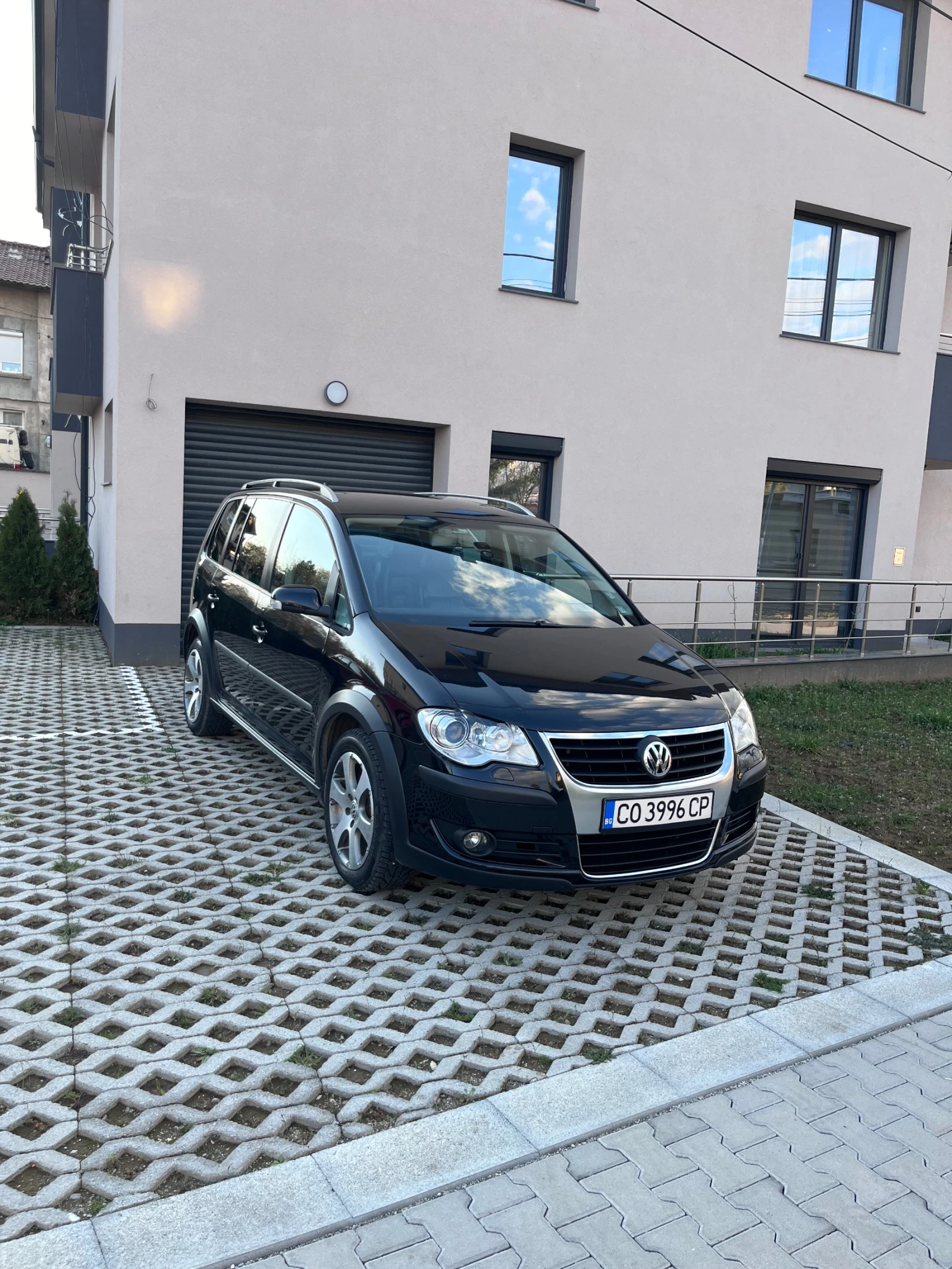 VW Touran Cross 1.4TSI 170-hp Automatic 