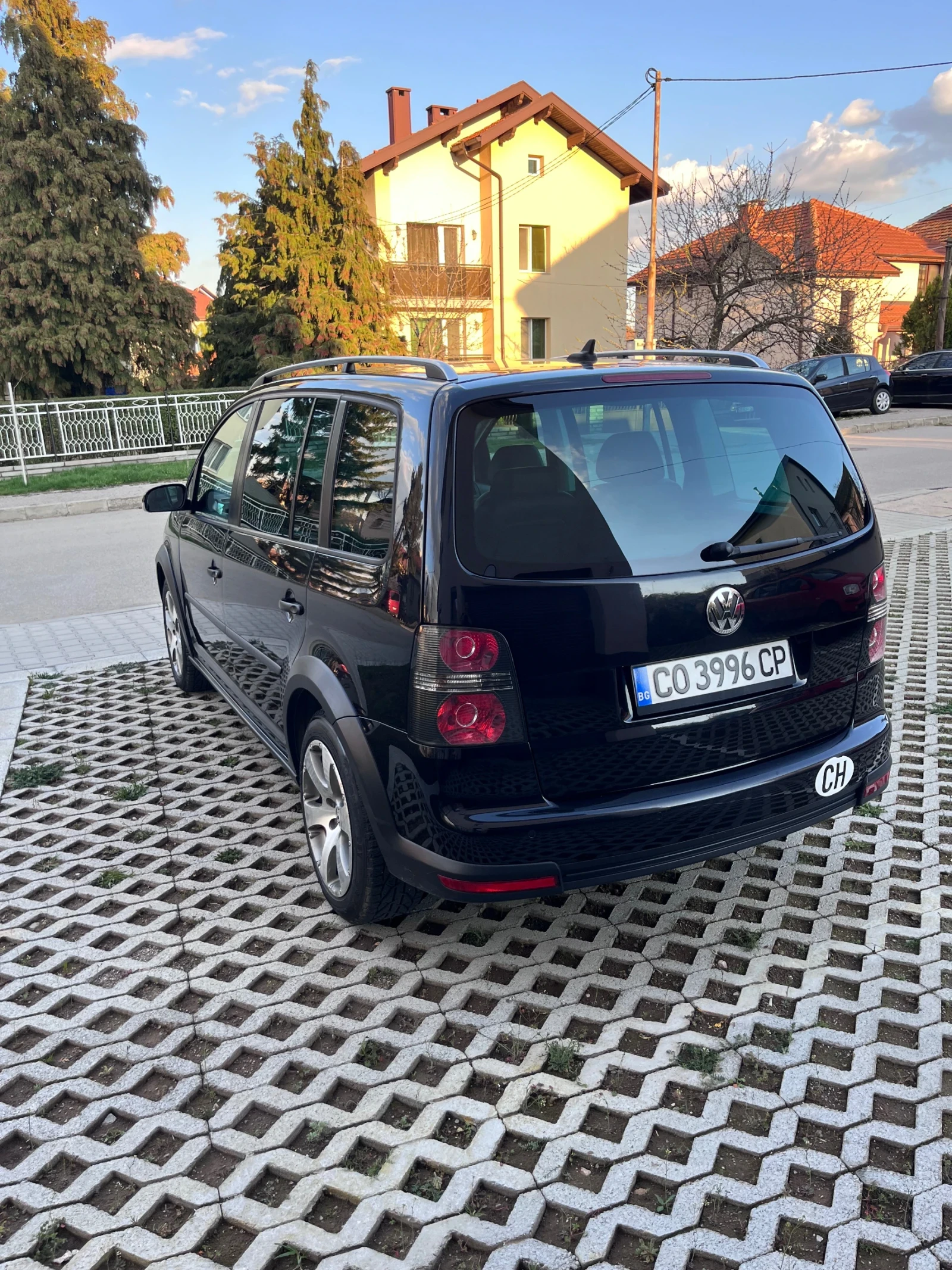 VW Touran Cross 1.4TSI 170-hp Automatic , снимка 8 - Автомобили и джипове - 54101262
