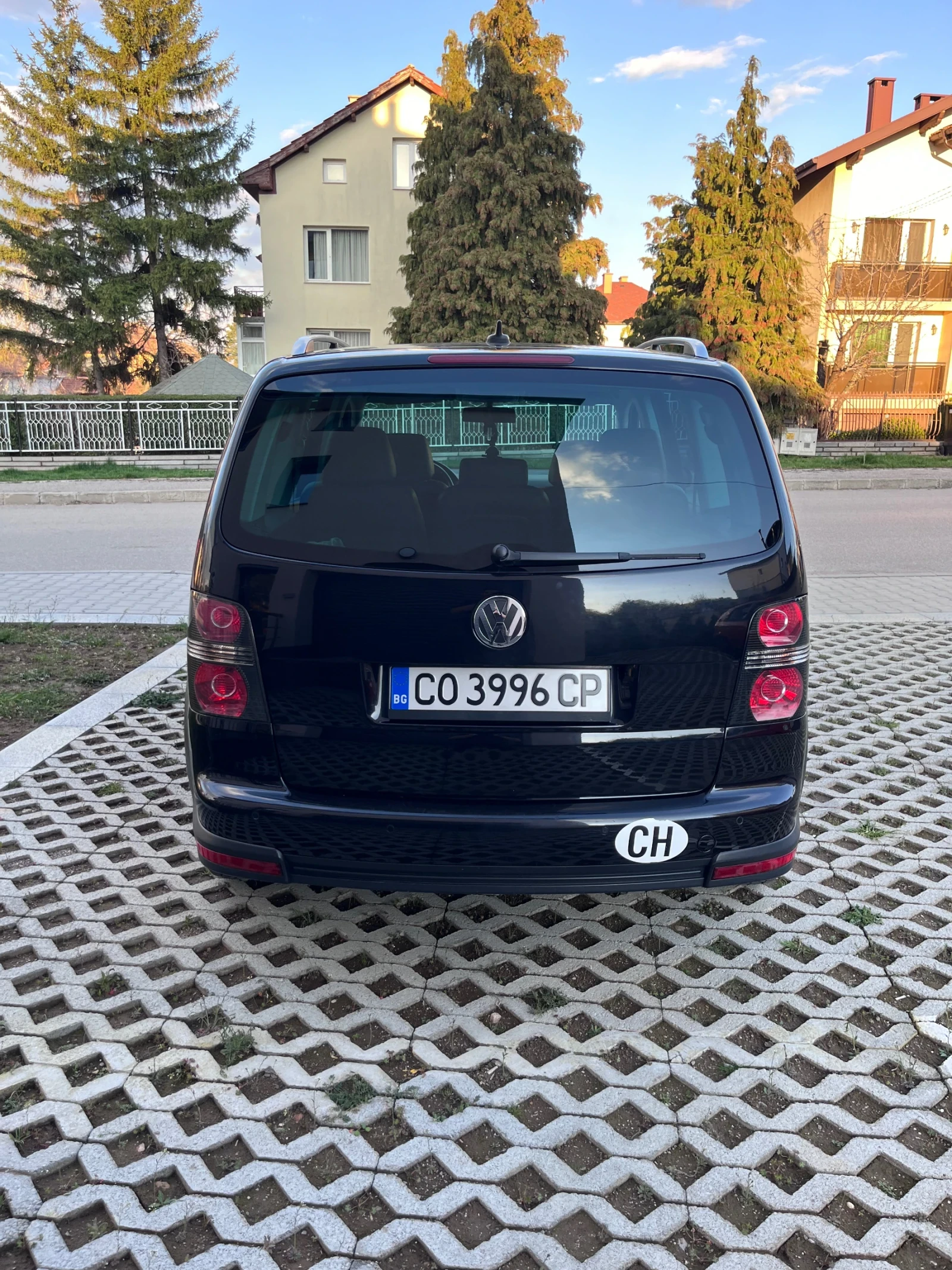 VW Touran Cross 1.4TSI 170-hp Automatic , снимка 9 - Автомобили и джипове - 54101262