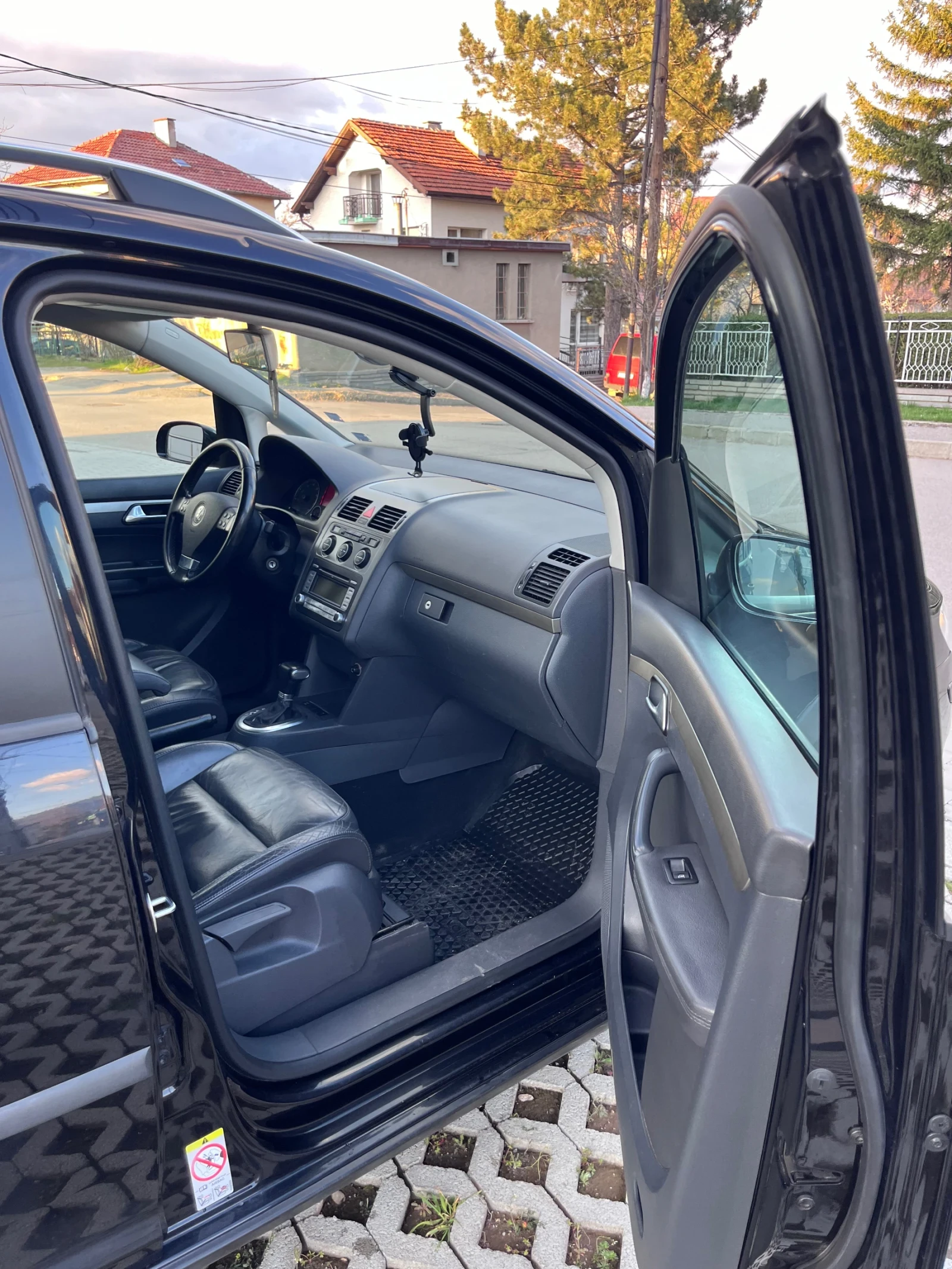 VW Touran Cross 1.4TSI 170-hp Automatic , снимка 15 - Автомобили и джипове - 54101262