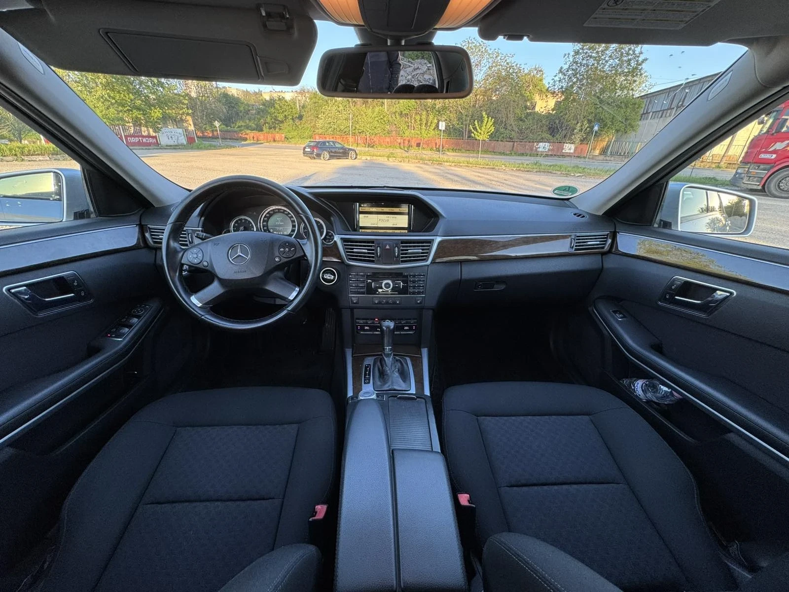 Mercedes-Benz E 250 2.2, снимка 8 - Автомобили и джипове - 54415043