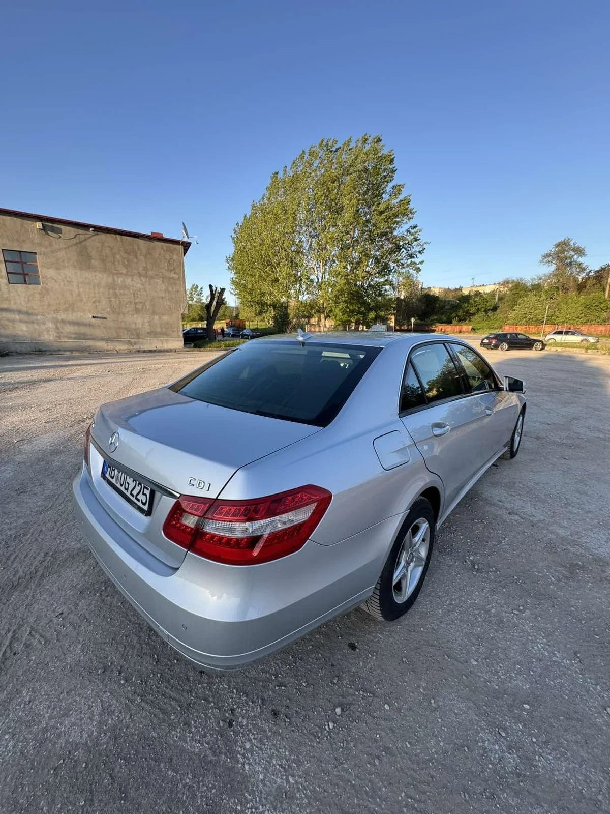 Mercedes-Benz E 250 2.2, снимка 3 - Автомобили и джипове - 54415043