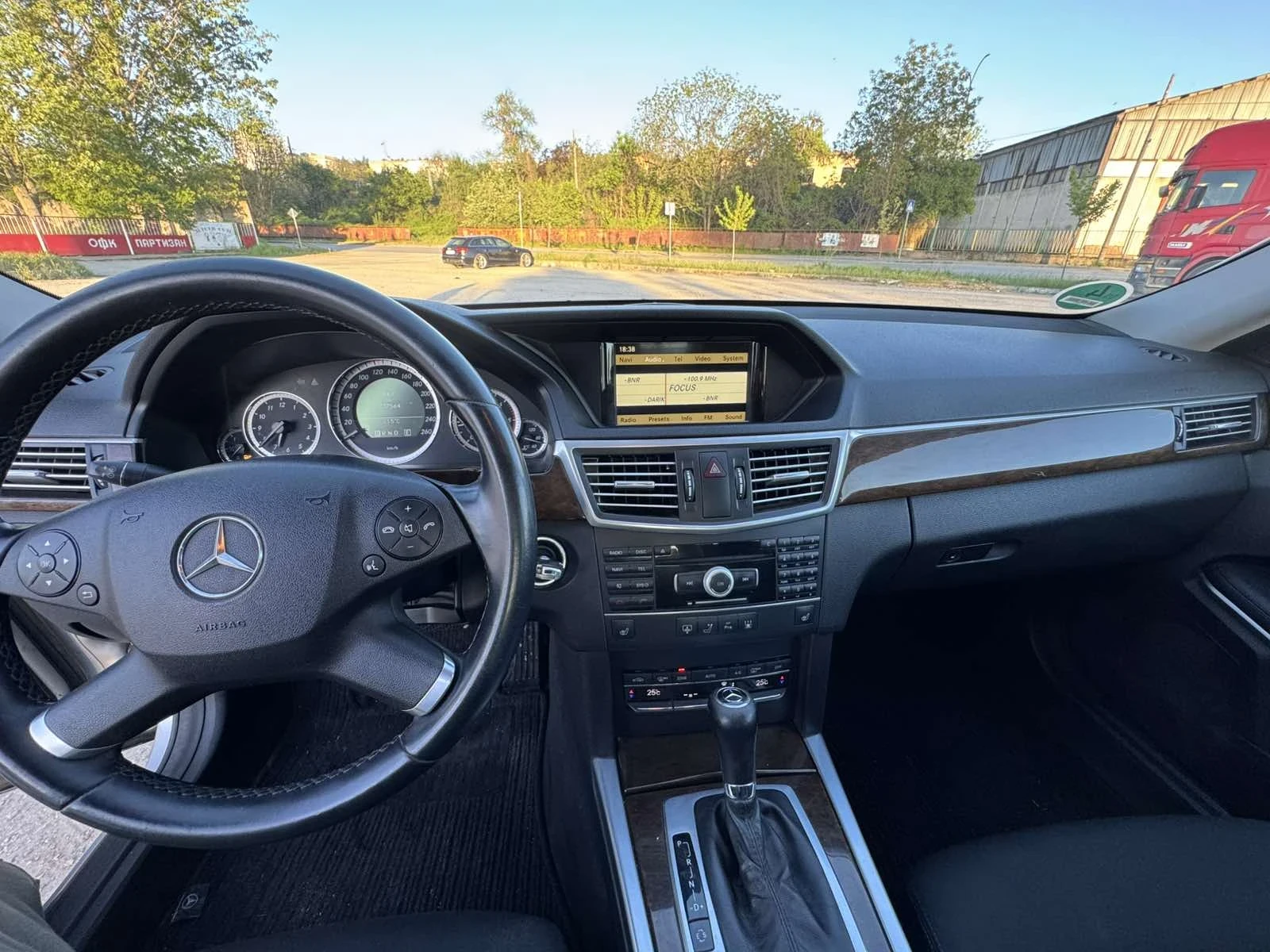 Mercedes-Benz E 250 2.2, снимка 16 - Автомобили и джипове - 54415043