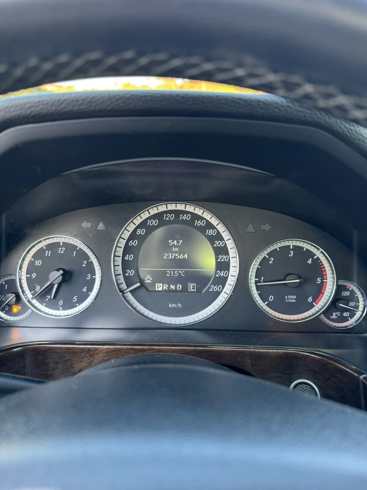Mercedes-Benz E 250 2.2, снимка 10 - Автомобили и джипове - 54415043
