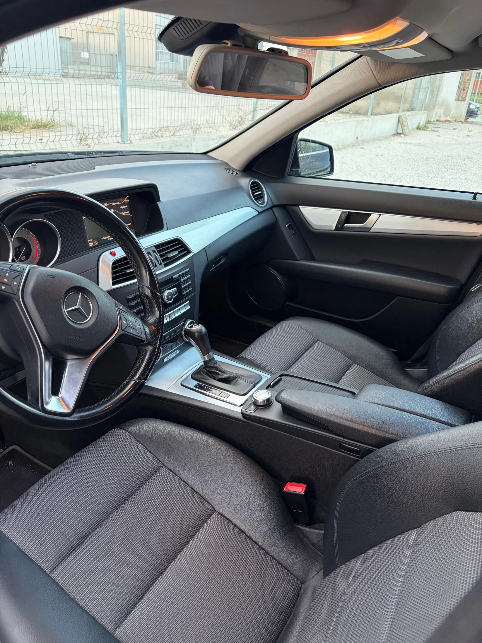 Mercedes-Benz C 200, снимка 8 - Автомобили и джипове - 54555708