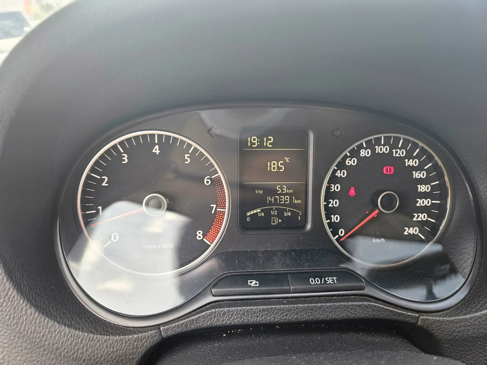 VW Polo 1.4i, снимка 5 - Автомобили и джипове - 54722922