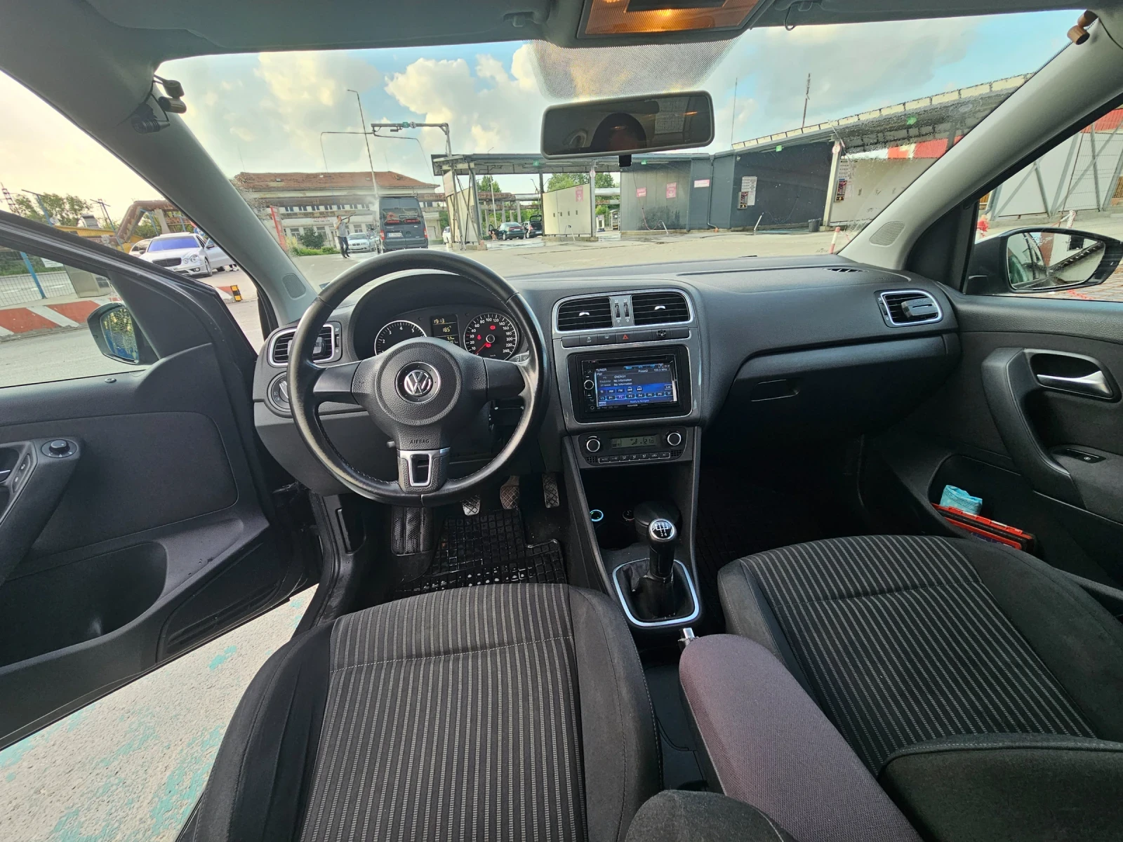 VW Polo 1.4i, снимка 6 - Автомобили и джипове - 54722922