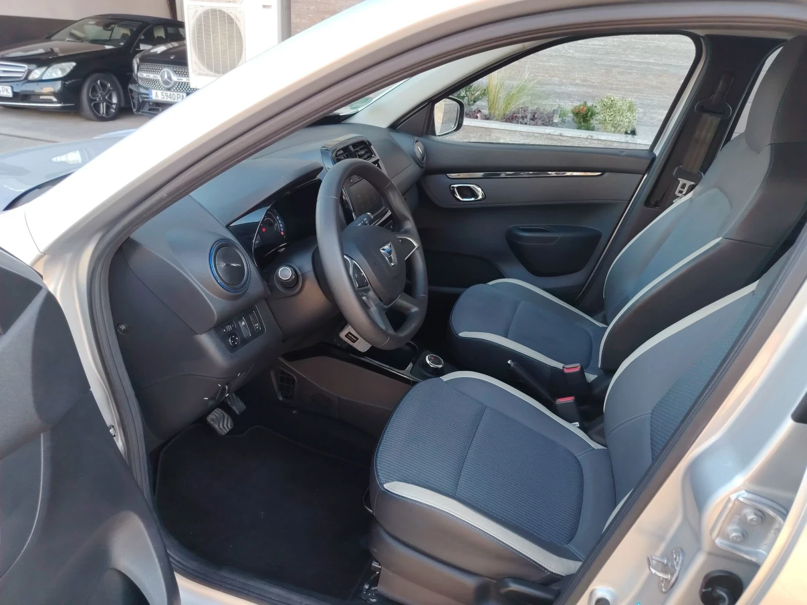 Dacia Spring Comfort Plus 28kw, снимка 6 - Автомобили и джипове - 55645875