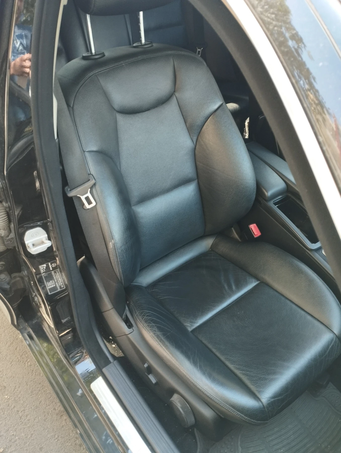 Mercedes-Benz C 180 W204, снимка 4 - Автомобили и джипове - 55647357