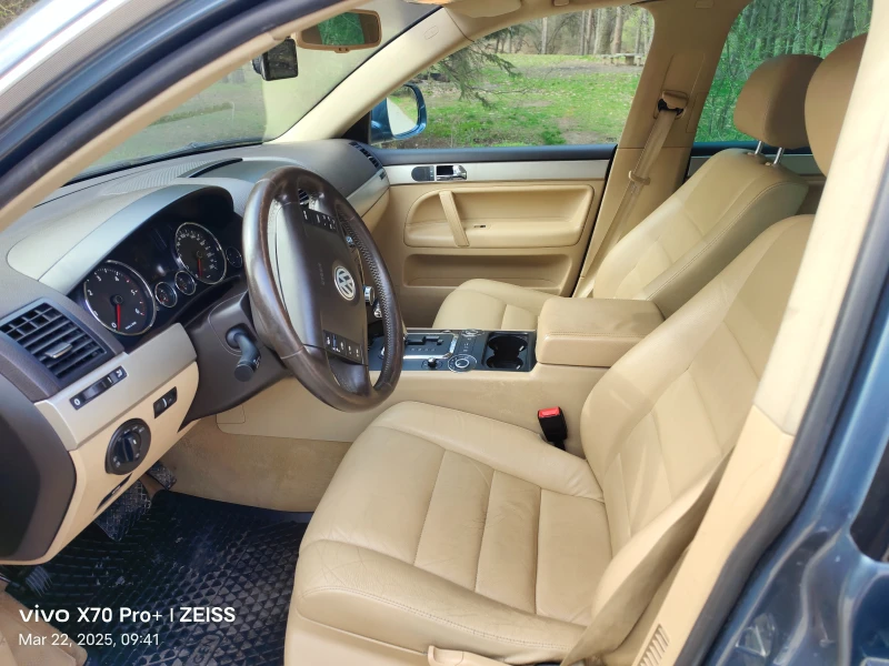 VW Touareg 3.0 TDI V6, снимка 10 - Автомобили и джипове - 52597292