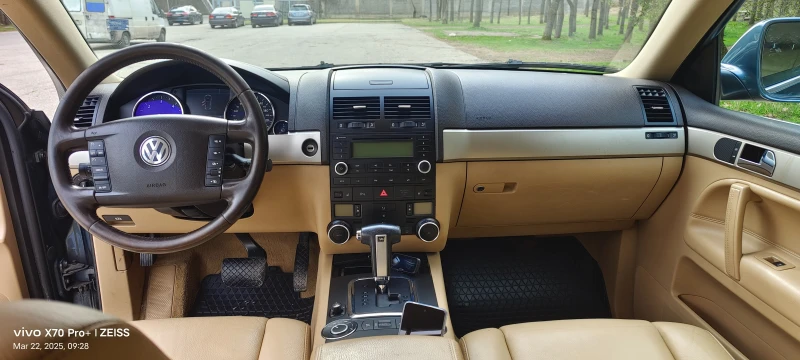 VW Touareg 3.0 TDI V6, снимка 6 - Автомобили и джипове - 52597292