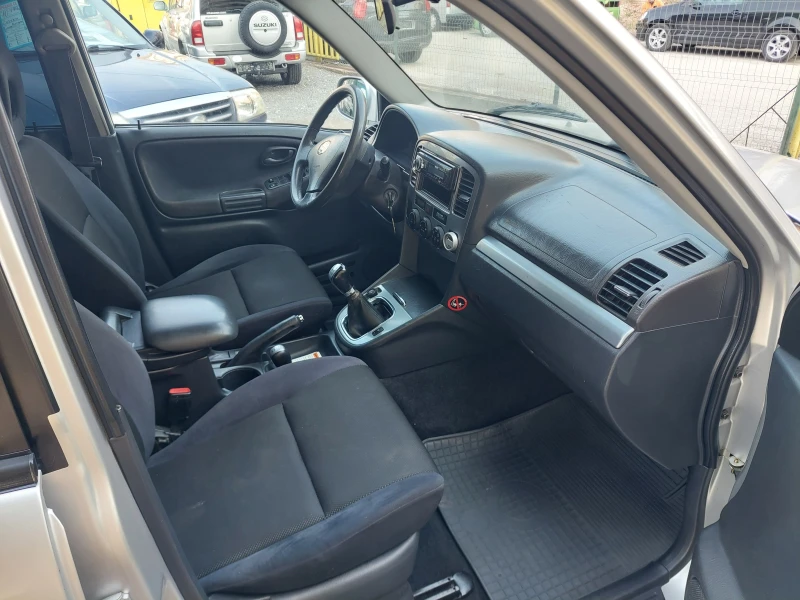 Suzuki Grand vitara 2.0i--128kc-ТОП СЪСТОЯНИЕ, снимка 8 - Автомобили и джипове - 51612792