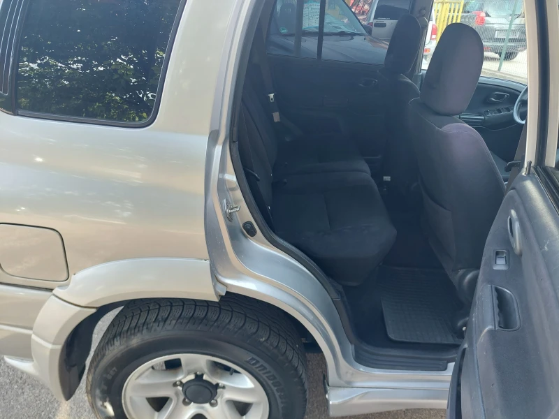 Suzuki Grand vitara 2.0i--128kc-ТОП СЪСТОЯНИЕ, снимка 11 - Автомобили и джипове - 51612792