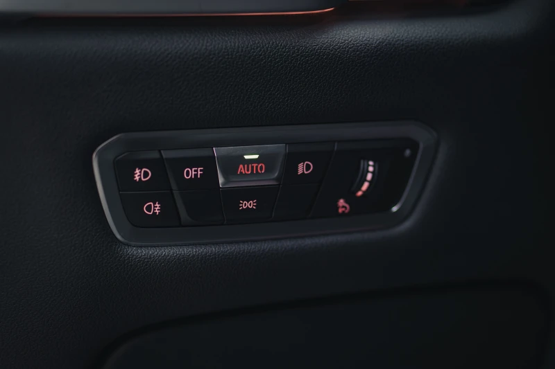 BMW X6 30d xDrive * ПАНОРАМА * M PACKET * HEAD UP * , снимка 11 - Автомобили и джипове - 51740671