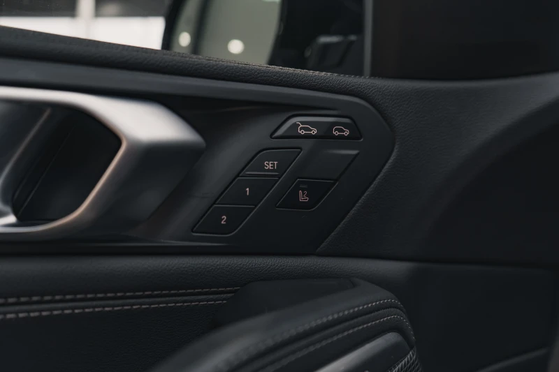 BMW X6 30d xDrive * ПАНОРАМА * M PACKET * HEAD UP * , снимка 13 - Автомобили и джипове - 51740671