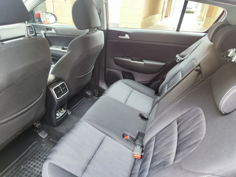 Kia Sportage, снимка 8 - Автомобили и джипове - 53565188