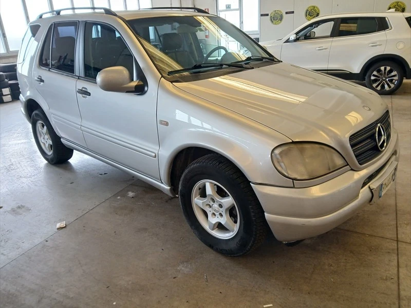 Mercedes-Benz ML 270 270cdi, снимка 7 - Автомобили и джипове - 55104680