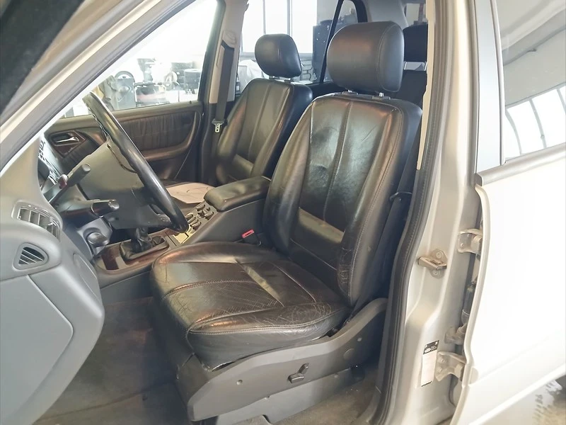 Mercedes-Benz ML 270 270cdi, снимка 11 - Автомобили и джипове - 55104680