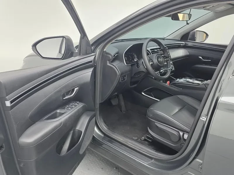 Hyundai Tucson 2.0 2WD MODERN, снимка 10 - Автомобили и джипове - 55802027