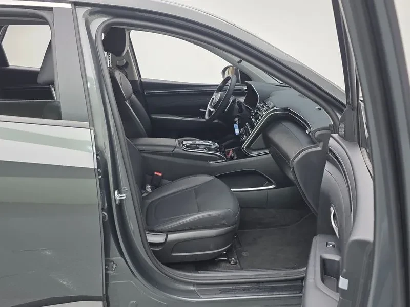 Hyundai Tucson 2.0 2WD MODERN, снимка 11 - Автомобили и джипове - 55802027