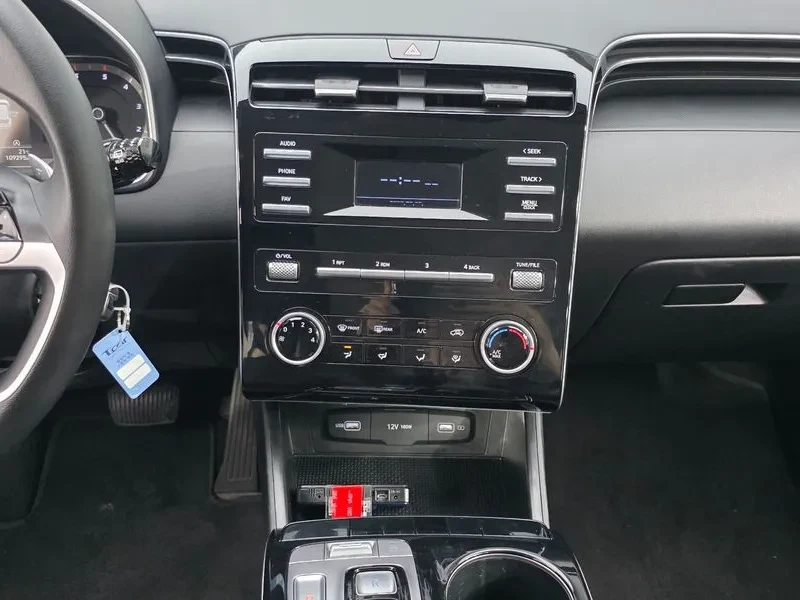 Hyundai Tucson 2.0 2WD MODERN, снимка 15 - Автомобили и джипове - 55802027