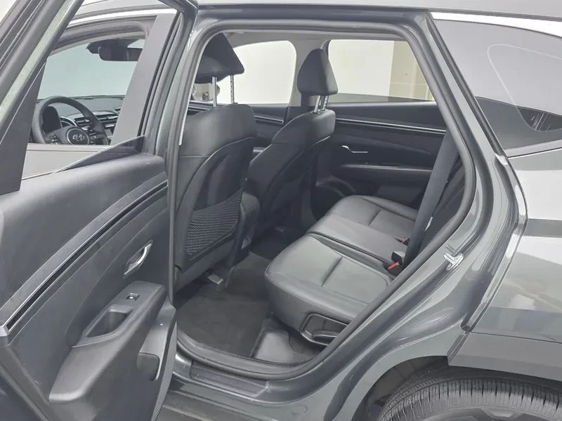 Hyundai Tucson 2.0 2WD MODERN, снимка 13 - Автомобили и джипове - 55802027