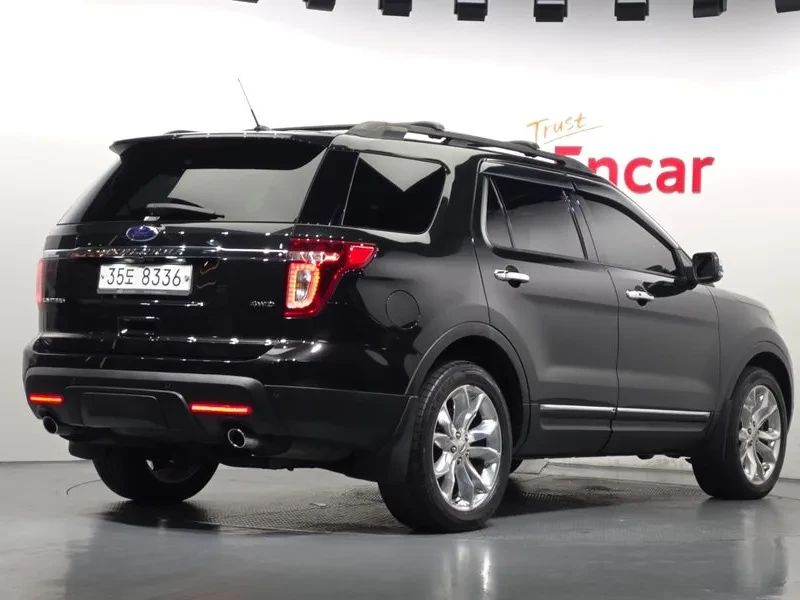 Ford Explorer 3.5 AWD - САМО 30% АВАНС, снимка 2 - Автомобили и джипове - 56368571