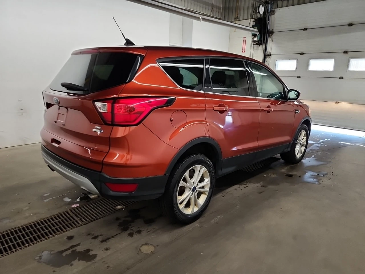 Ford Escape CARFAX* АВТОФИНАНСИРАНЕ БЕЗ ПЪРВОНАЧАЛНА ВНОСКА - изображение 3