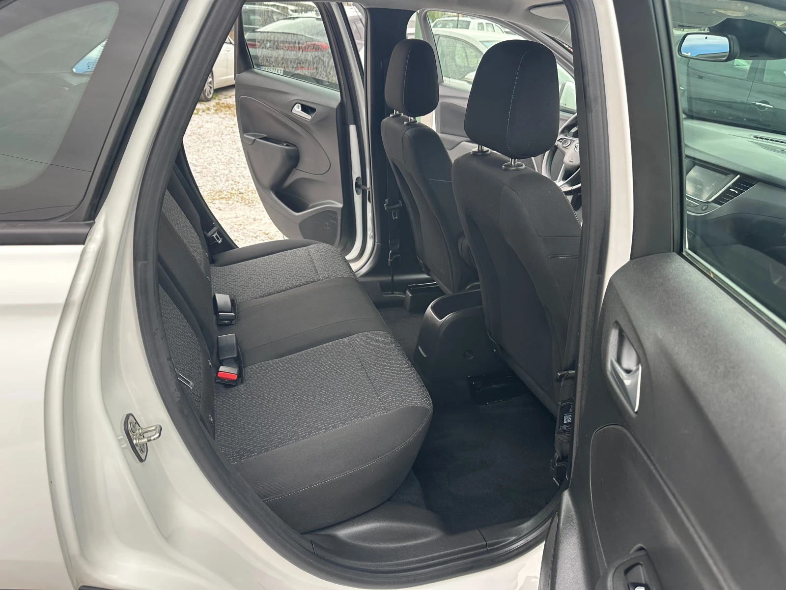 Opel Crossland X 1.5D* LED* NAVI, снимка 9 - Автомобили и джипове - 54224417