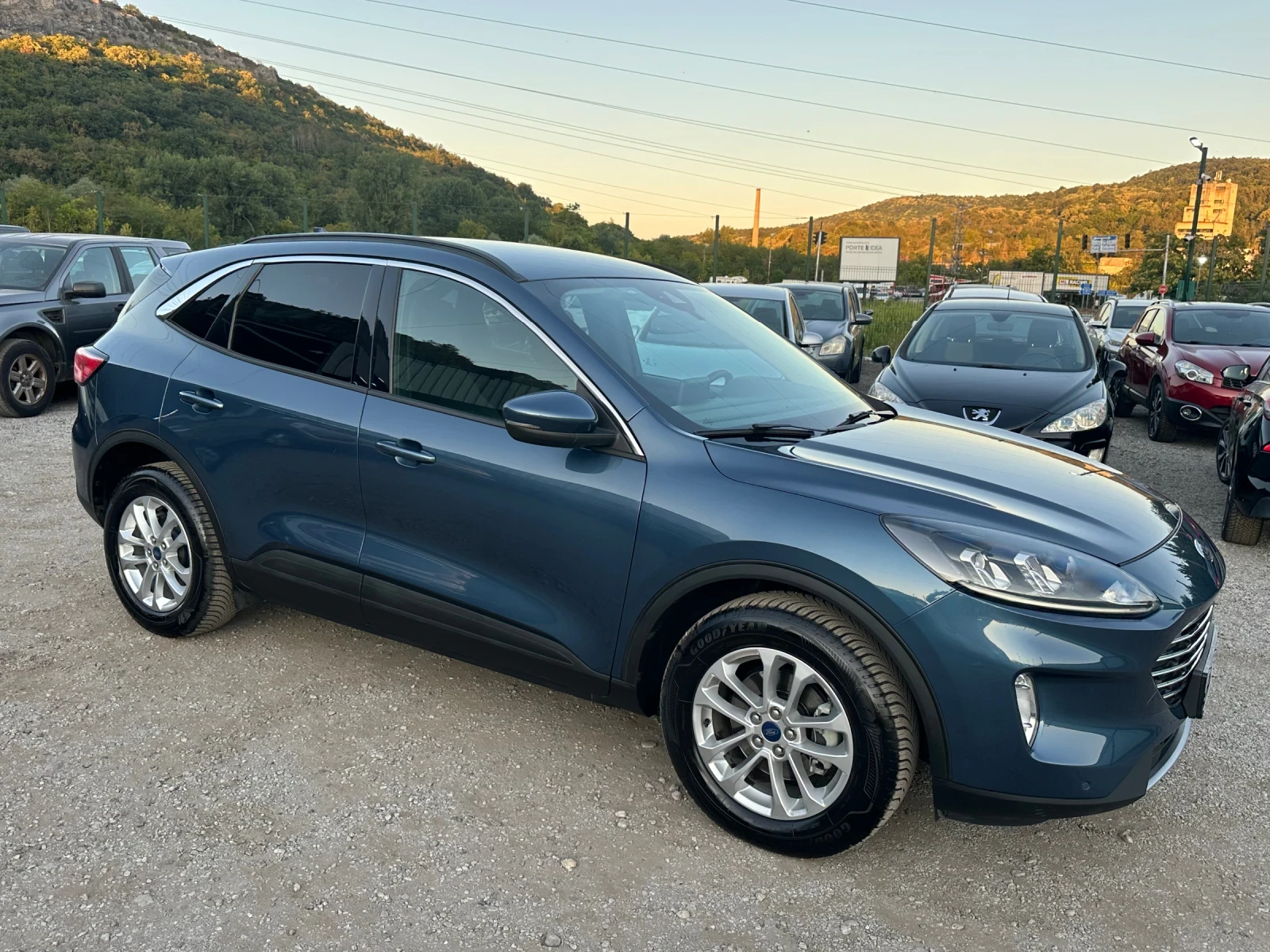Ford Kuga 1.5TDCI-TITANIUM-АВТОМАТ-ЛЕД-НАВИ-КАМЕРА-ДИГИТАЛ, снимка 7 - Автомобили и джипове - 55739622