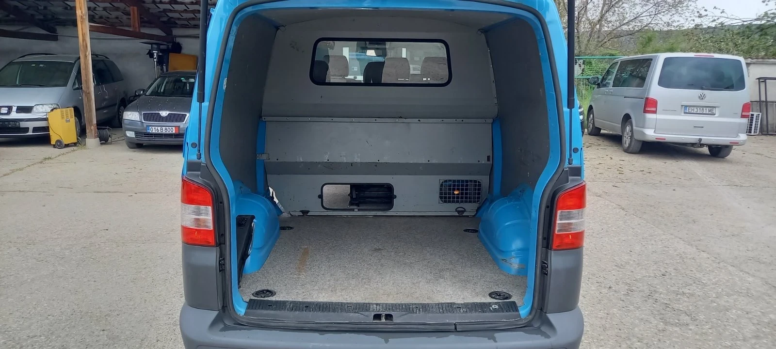 VW T5 2.0TDI/6-места/Швейцария, снимка 12 - Бусове и автобуси - 54284536