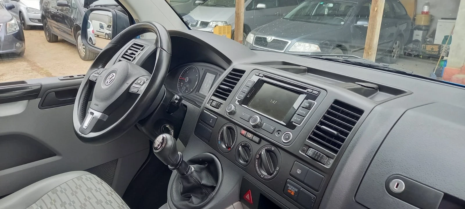 VW T5 2.0TDI/6-места/Швейцария, снимка 13 - Бусове и автобуси - 54284536