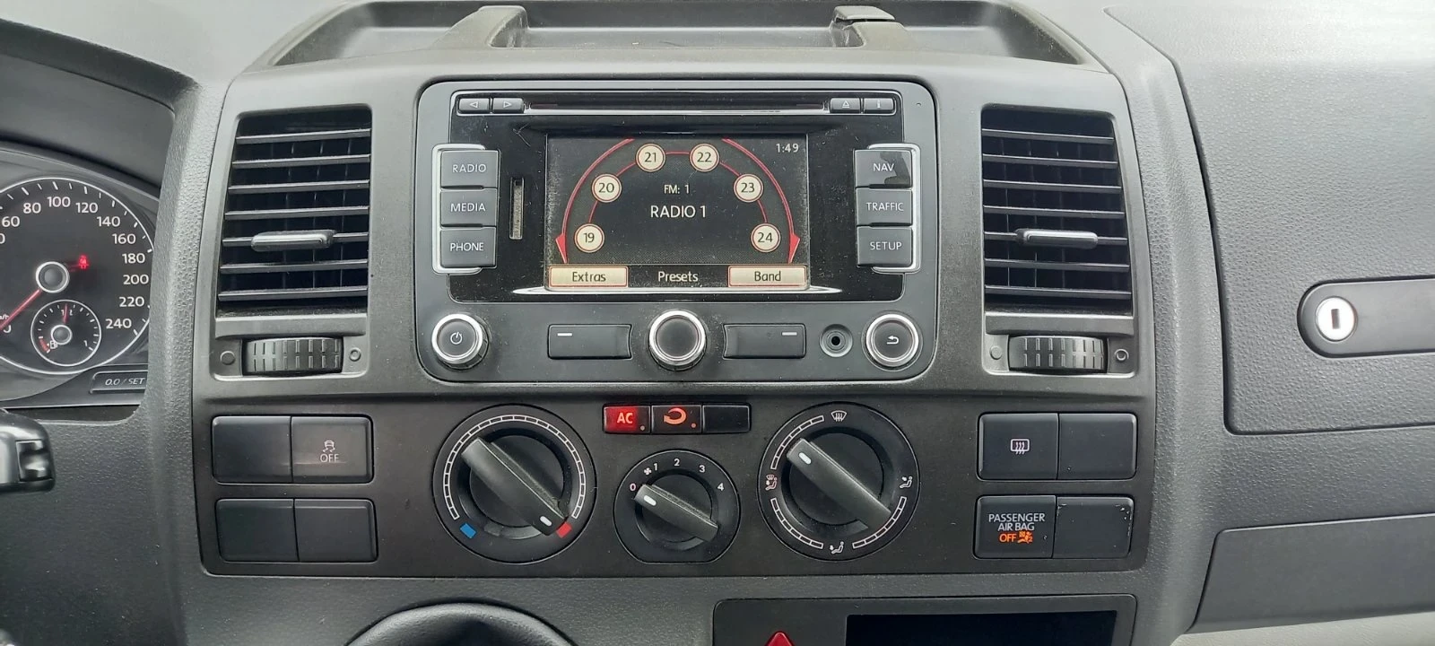 VW T5 2.0TDI/6-места/Швейцария, снимка 15 - Бусове и автобуси - 54284536