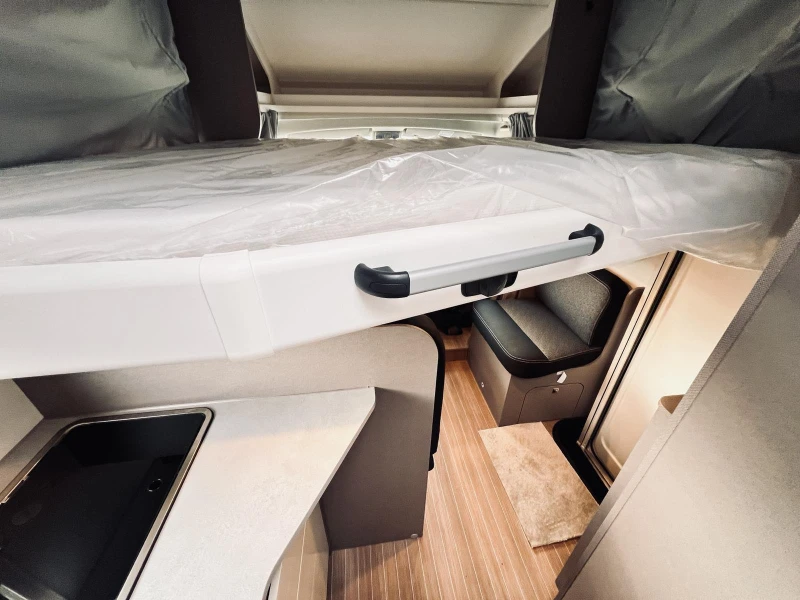 Кемпер HYMER / ERIBA Etrusco Т69SB KЛИМАТИК WEBASTO СОЛАР , снимка 8 - Каравани и кемпери - 51000150