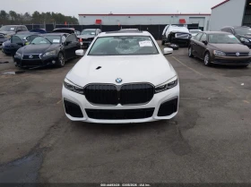 BMW 750 4.4l I xDrive, снимка 12